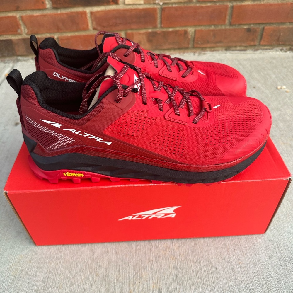 Altra Olympus 4